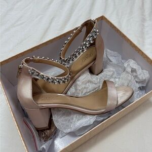 Badgley Mischka block heel